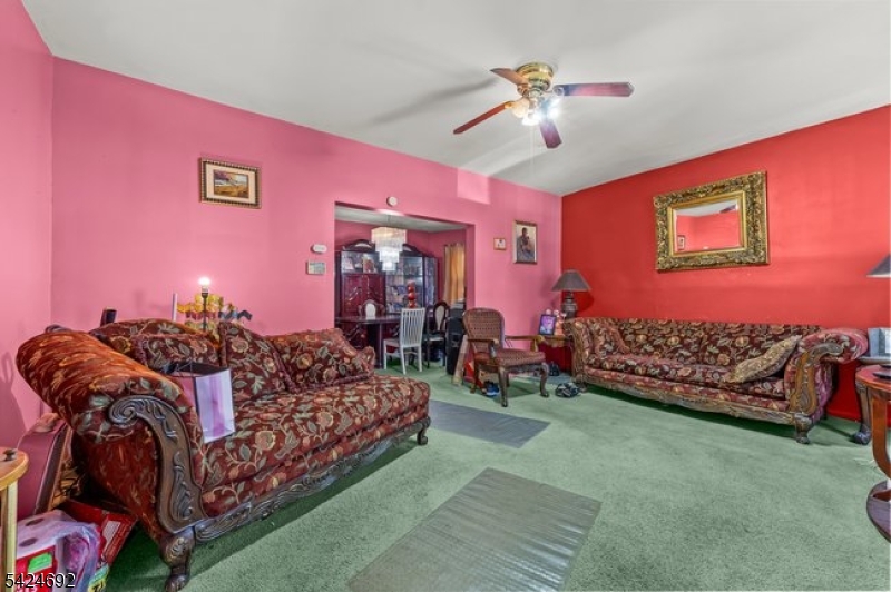 42 Scheerer Avenue Newark, NJ 07112 - Photo 4 of 34