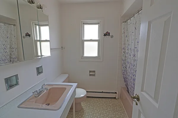 $1,625 | 347 Dalewood Avenue, Unit 5, Wood Dale, IL 60191