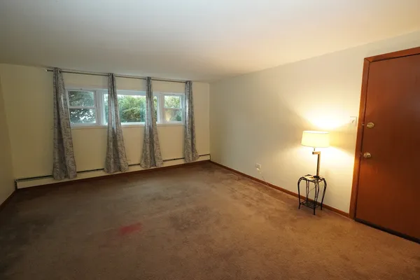 $1,625 | 347 Dalewood Avenue, Unit 5, Wood Dale, IL 60191