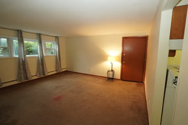 $1,625 | 347 Dalewood Avenue, Unit 5, Wood Dale, IL 60191