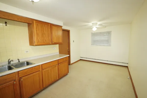 $1,625 | 347 Dalewood Avenue, Unit 5, Wood Dale, IL 60191