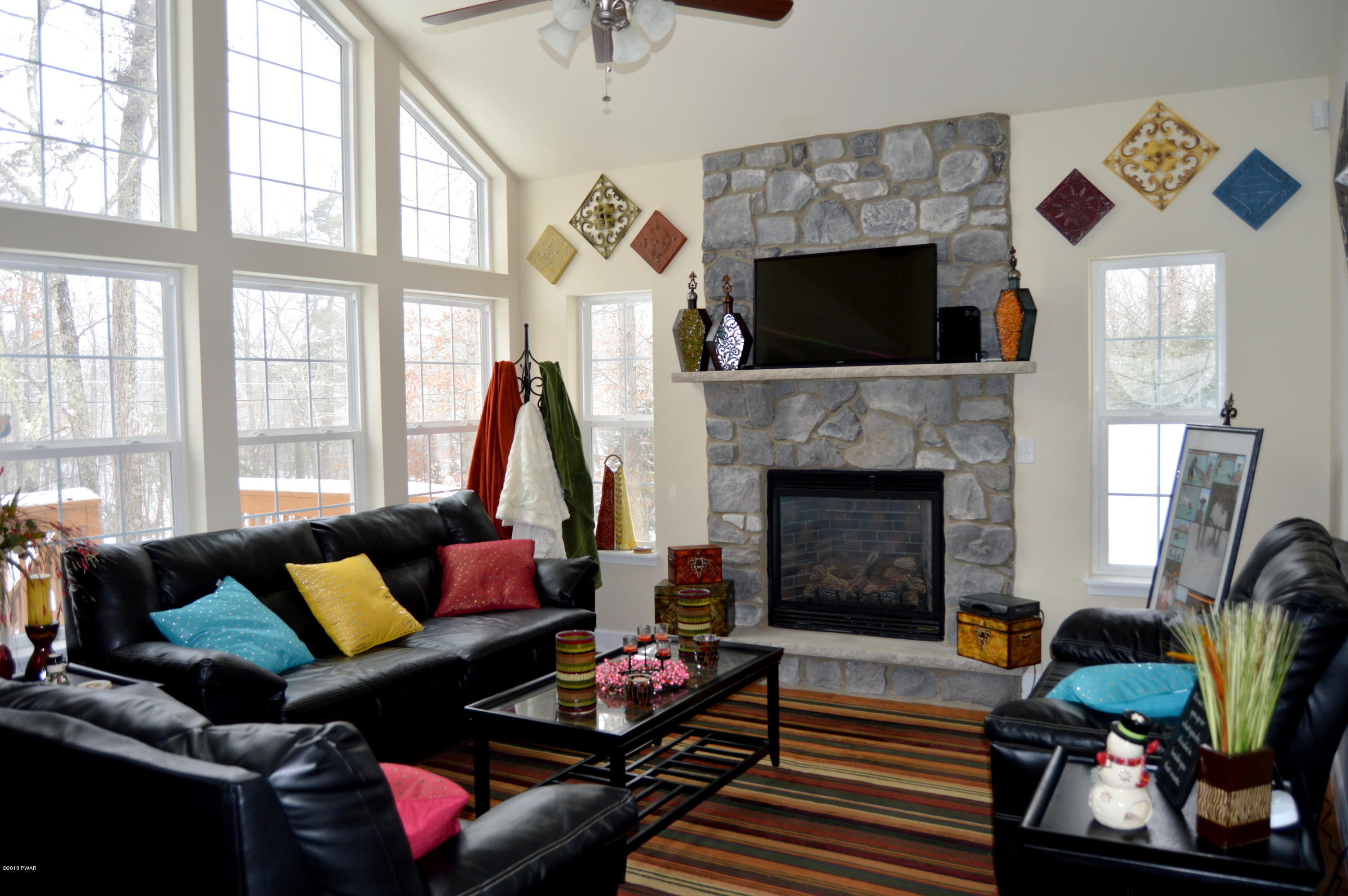 102 Perch Road Lackawaxen, PA 18435 - Photo 5 of 27 DSC_0035