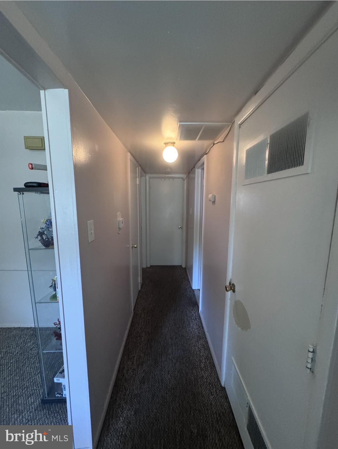 33 Chelsea Circle Clementon, NJ 08021 - Photo 3 of 6 a view of a hallway