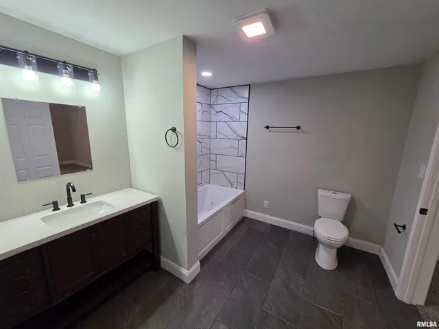 $364,900 | 14164 5 Points Road, Petersburg, IL 62675