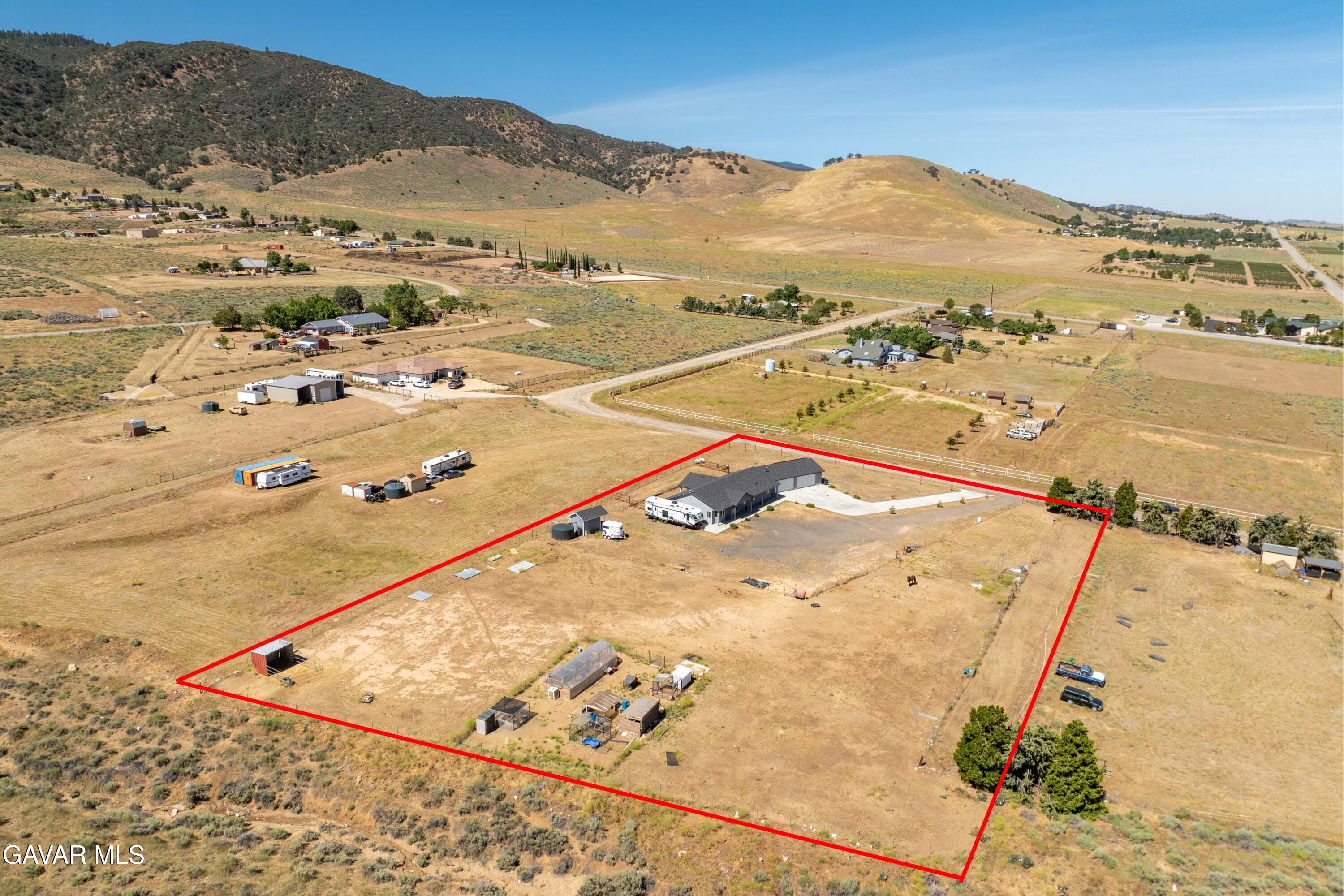 19900 Chinook Street Tehachapi, CA 93561 - Photo 28 of 38 22-DJI_0791-HDR-Edit