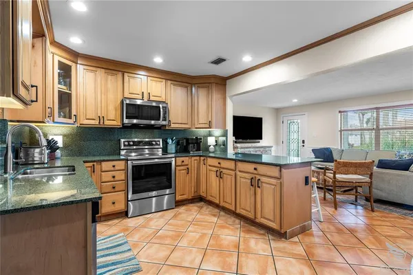 $779,000 | 818 Hope Avenue, New Smyrna Beach, FL 32169