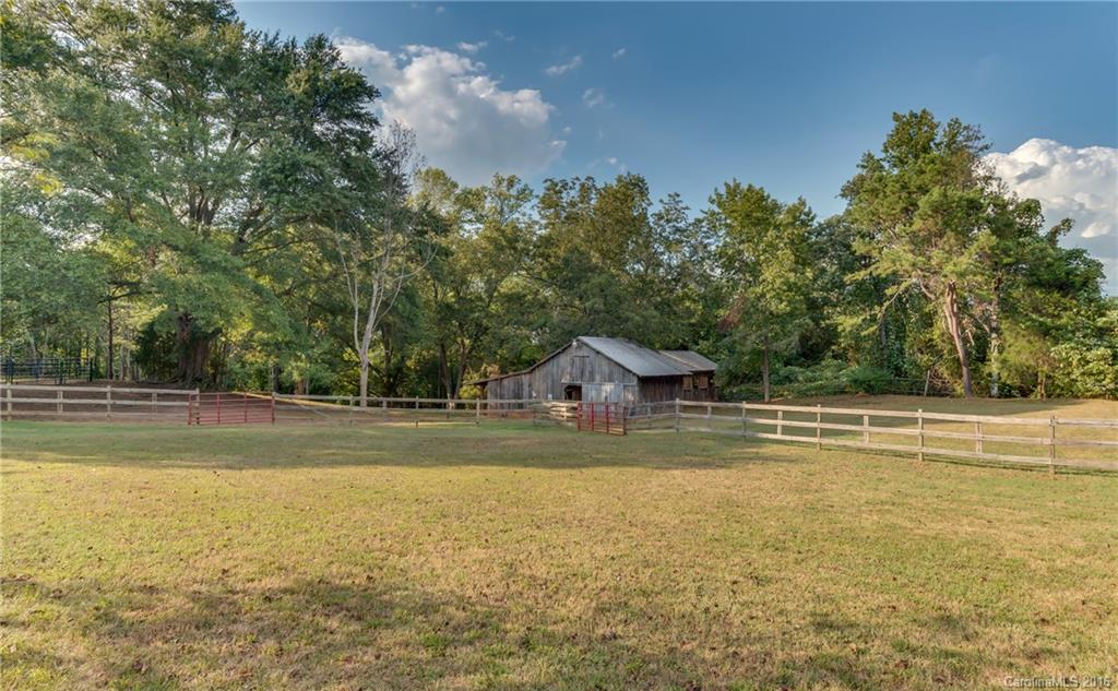 300 West Melvin Hill Road Columbus, NC 28722 - Photo 4 of 24 Gallery Image 4