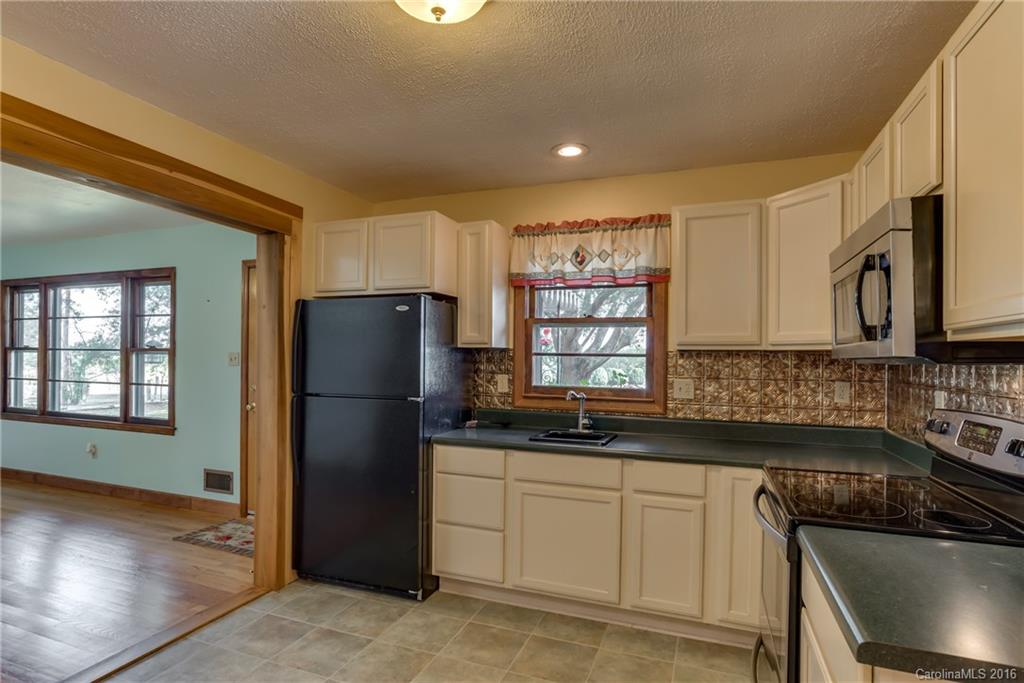 300 West Melvin Hill Road Columbus, NC 28722 - Photo 8 of 24 Gallery Image 8
