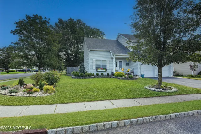 $675,000 | 1 William Drive, Howell, NJ 07731