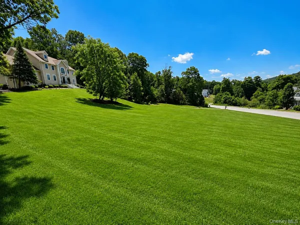 $669,000 | 8 Brian Court, Salisbury Mills, NY 12577
