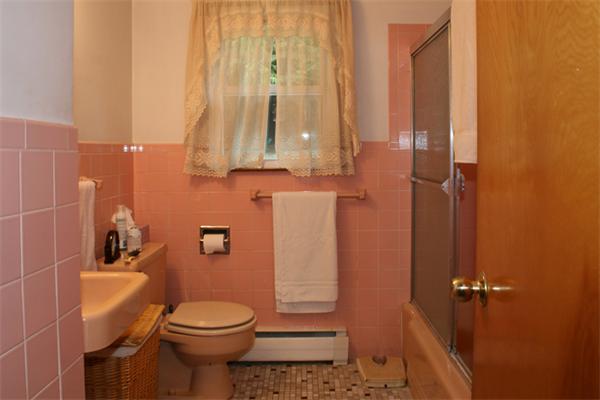 998 New Sherborn Road Athol, MA 01331 - Photo 9 of 10 a bathroom with a toilet and a shower