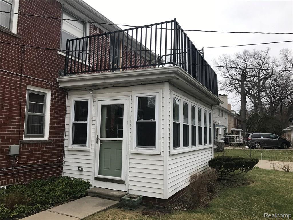 19667 Renfrew Road Detroit, MI 48221 - Photo 5 of 33