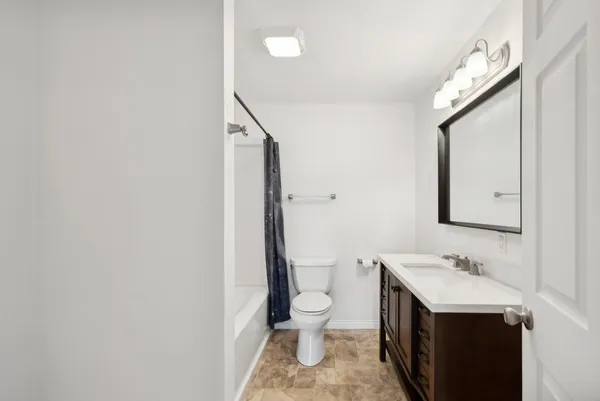 $2,500 | 2152 Newbury Lane, Delavan, WI 53115