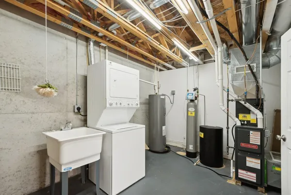 $2,500 | 2152 Newbury Lane, Delavan, WI 53115