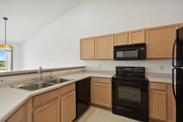 $2,500 | 2152 Newbury Lane, Delavan, WI 53115