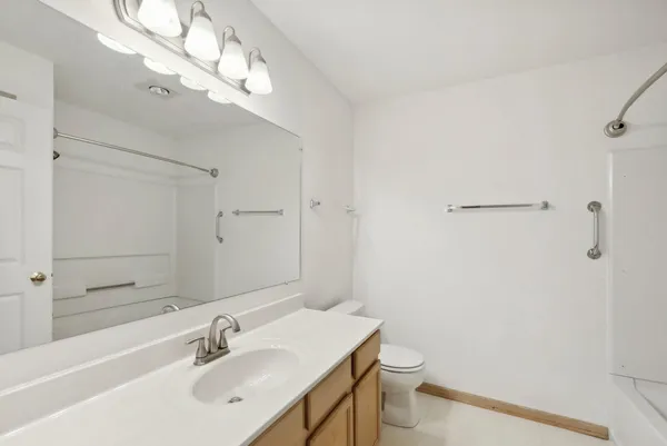 $2,500 | 2152 Newbury Lane, Delavan, WI 53115