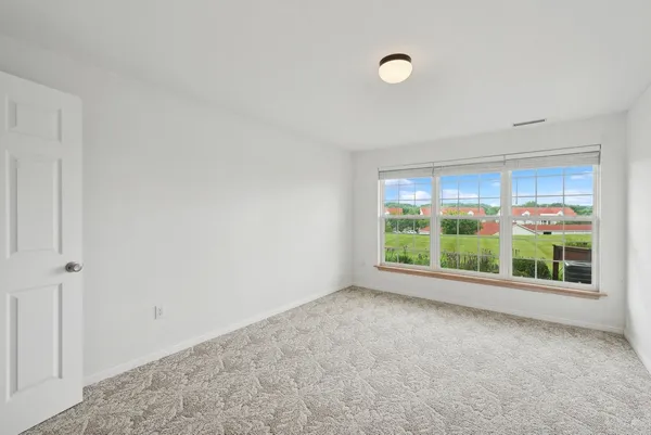 $2,500 | 2152 Newbury Lane, Delavan, WI 53115