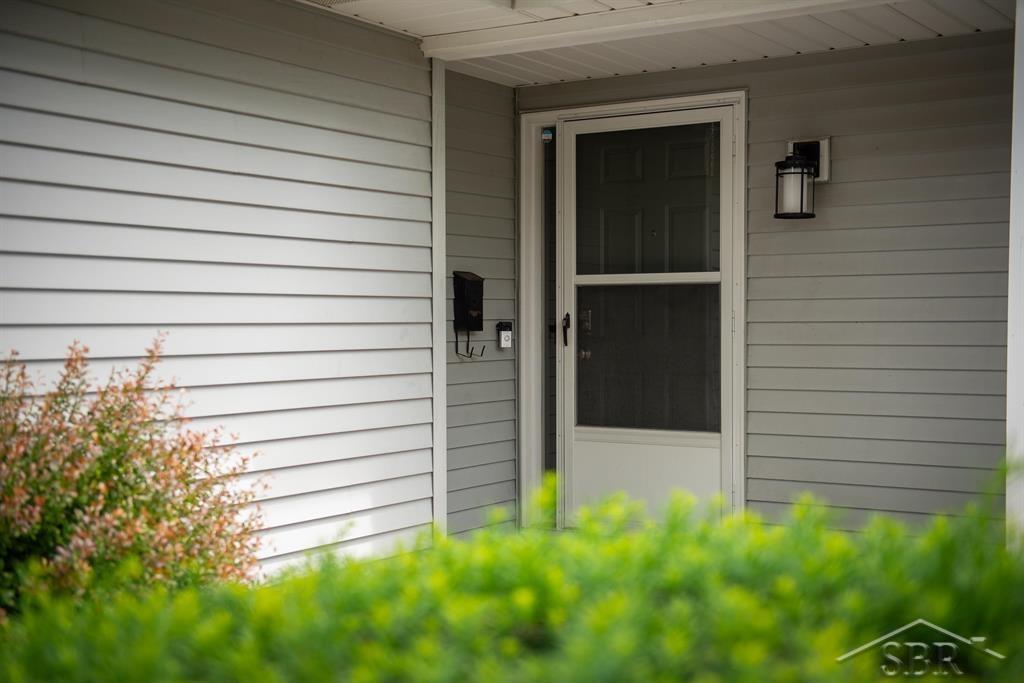 1416 Pheasant Ridge Drive Midland, MI 48640 - Photo 4 of 42