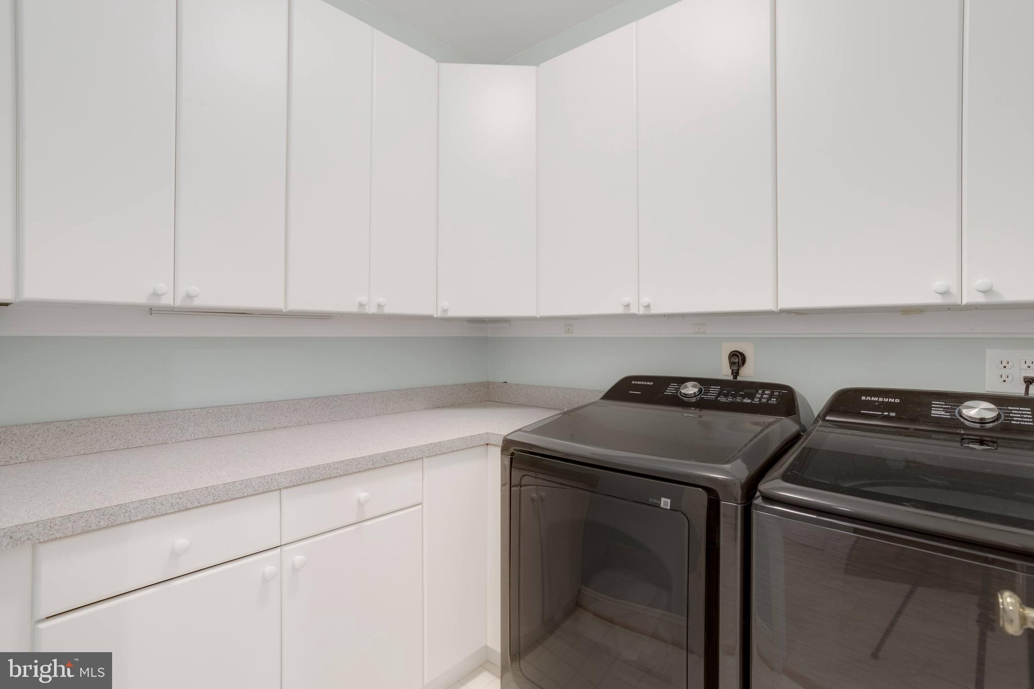 11302 Westbrook Mill Lane, Unit 204 Fairfax, VA 22030 - Photo 17 of 30 a kitchen with a sink and cabinets