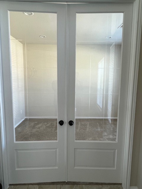 2730 Cutter Court Manvel, TX 77578 - Photo 11 of 39 a bathroom with a glass shower door