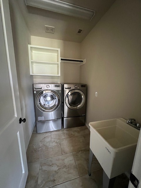 2730 Cutter Court Manvel, TX 77578 - Photo 21 of 39 a bathroom with a toilet and a sink