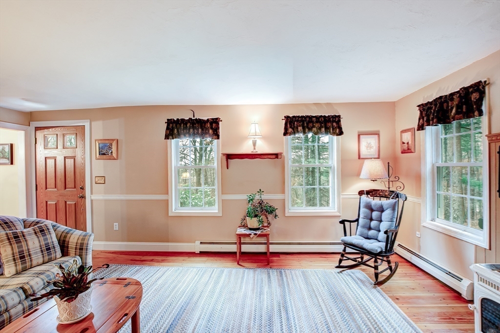 58 Castle Road Fitchburg, MA 01420 - Photo 15 of 38