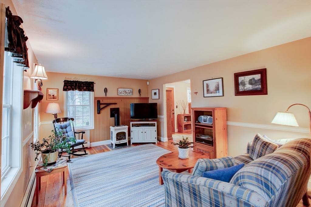 58 Castle Road Fitchburg, MA 01420 - Photo 17 of 38