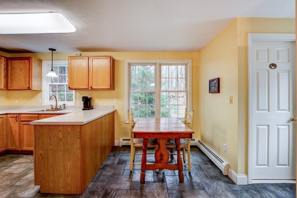 58 Castle Road Fitchburg, MA 01420 - Photo 8 of 38