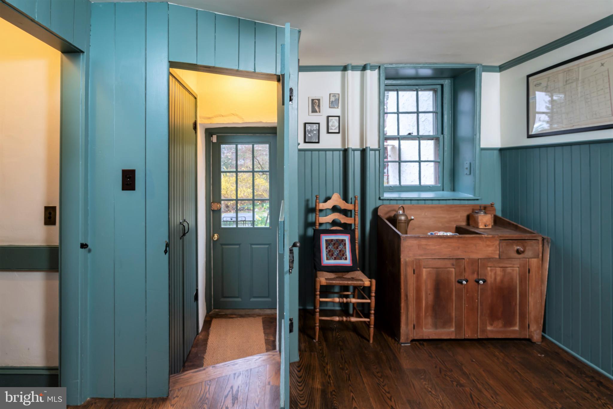 425 Roumfort Road Philadelphia, PA 19119 - Photo 11 of 34