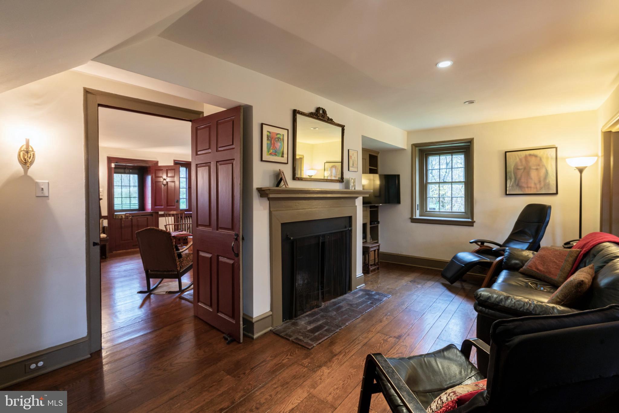 425 Roumfort Road Philadelphia, PA 19119 - Photo 15 of 34