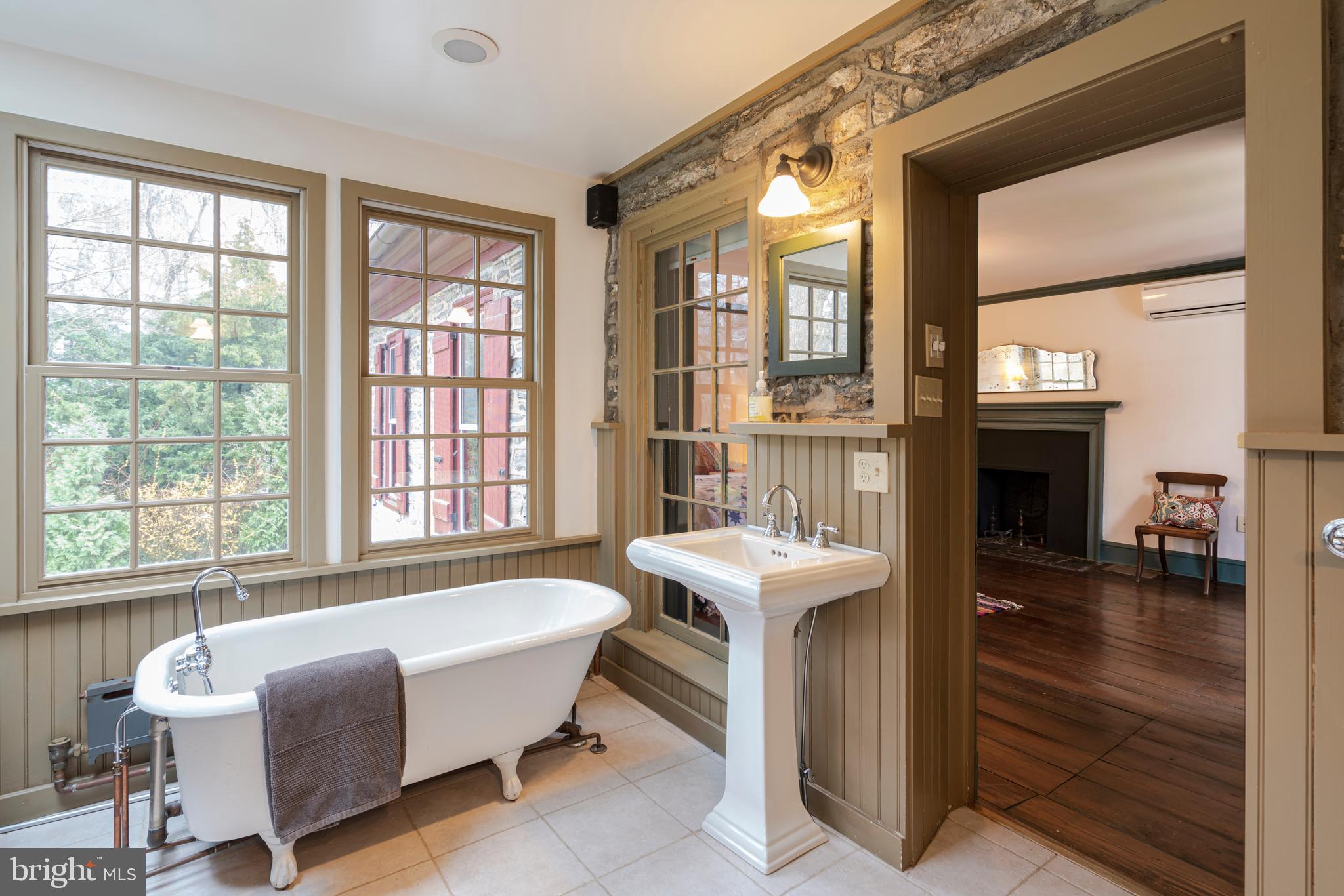 425 Roumfort Road Philadelphia, PA 19119 - Photo 21 of 34