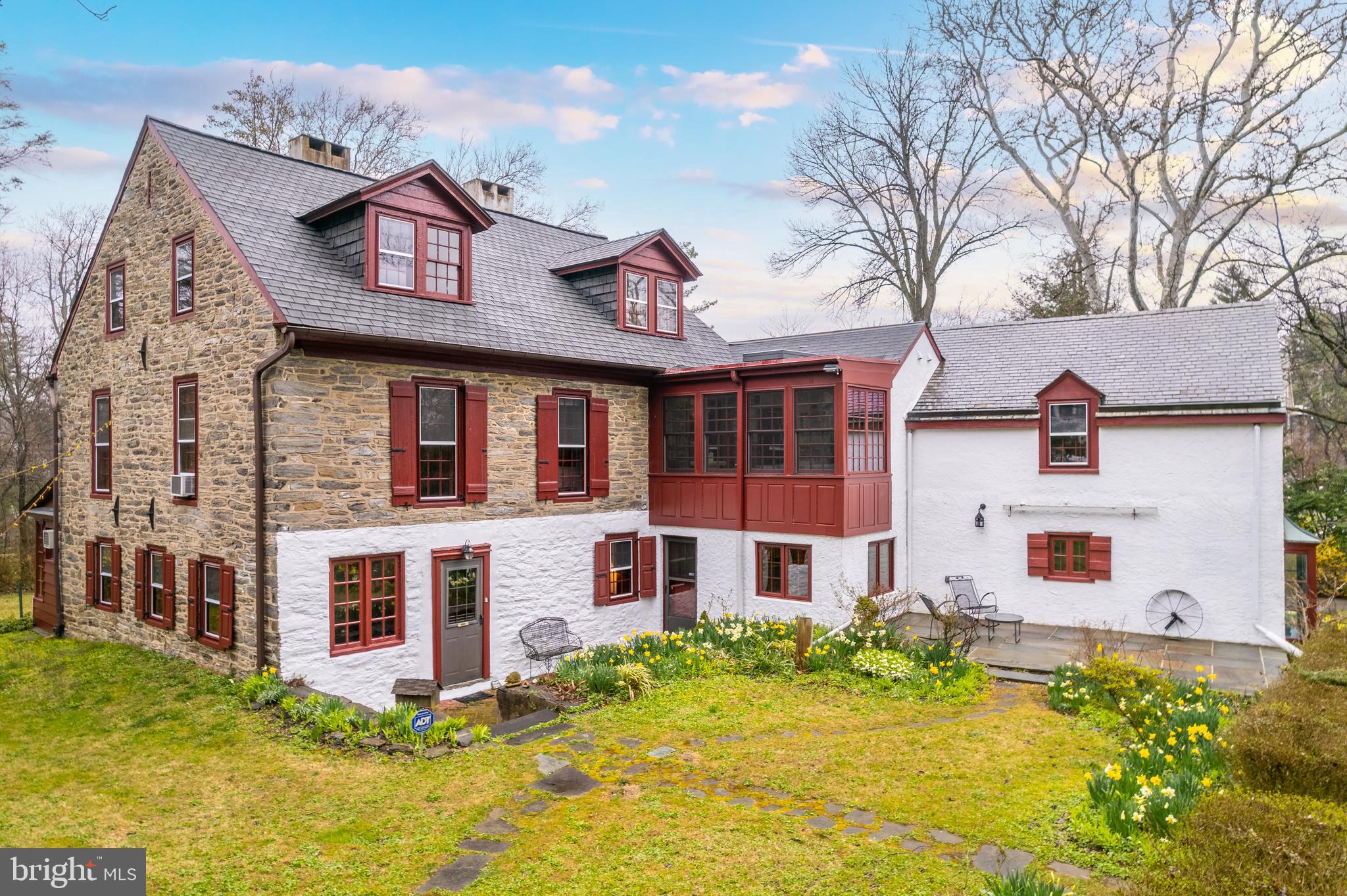 425 Roumfort Road Philadelphia, PA 19119 - Photo 4 of 34