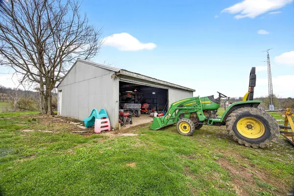 $400,000 | 11267 East Main Street, Owensburg, IN 47453