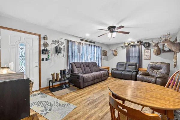$400,000 | 11267 East Main Street, Owensburg, IN 47453