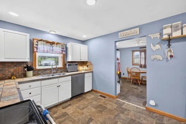 $400,000 | 11267 East Main Street, Owensburg, IN 47453