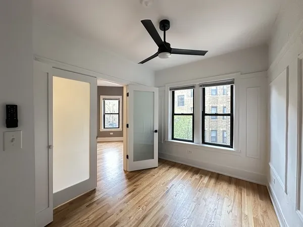 $2,727 | 639 West Cornelia Avenue, Unit 2S, Chicago, IL 60657