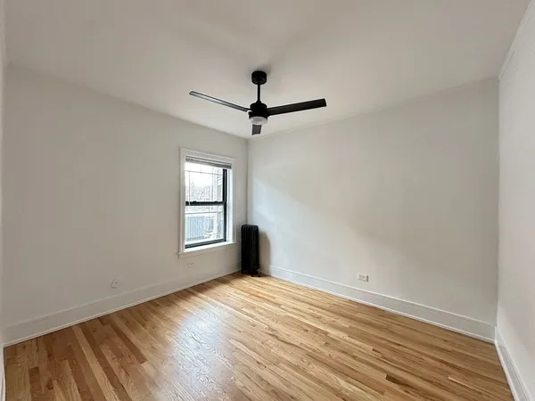 $2,727 | 639 West Cornelia Avenue, Unit 2S, Chicago, IL 60657