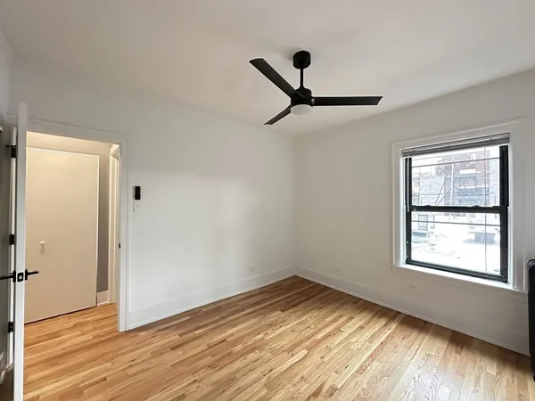 $2,727 | 639 West Cornelia Avenue, Unit 2S, Chicago, IL 60657