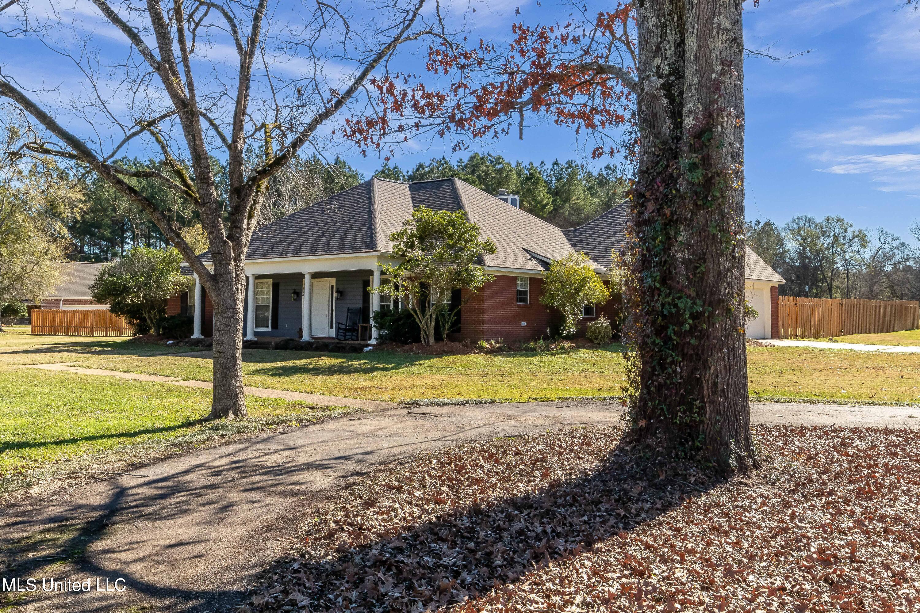 230 Oakdale Road Brandon, MS 39047 - Photo 3 of 30 230 Oakdale-28