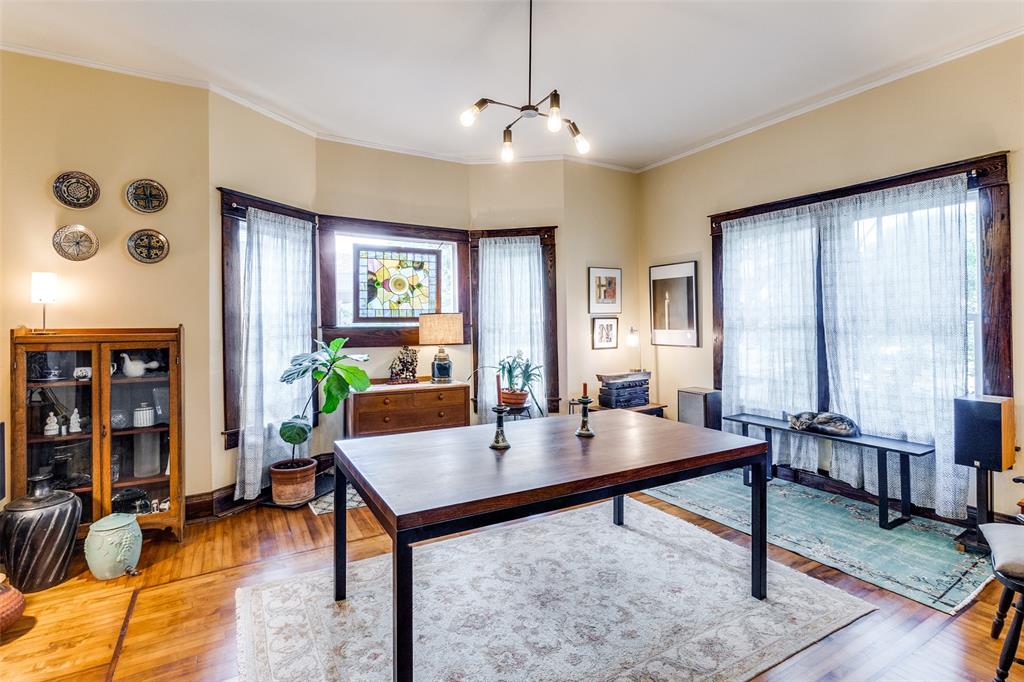 5020 Junius Street Dallas, TX 75214 - Photo 4 of 31 a view of a livingroom with furniture and window