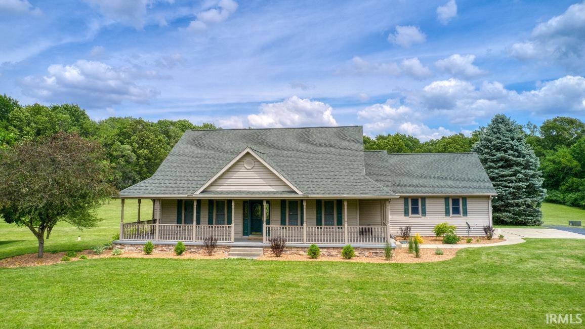 2572 North Fox Farm Road Warsaw, IN 46580 - Photo 1 of 36 Gallery Image 1