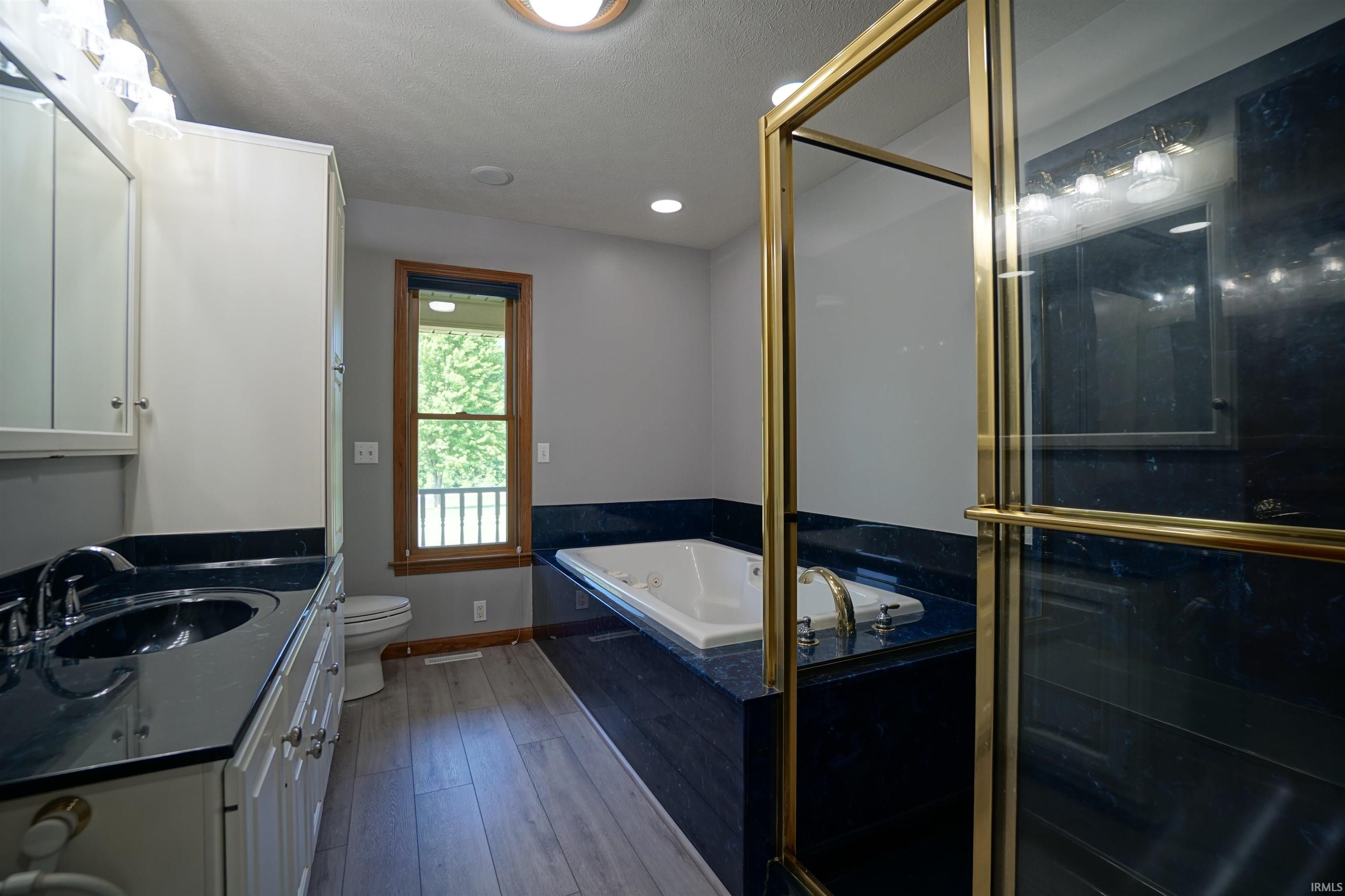 2572 North Fox Farm Road Warsaw, IN 46580 - Photo 13 of 36 Gallery Image 13