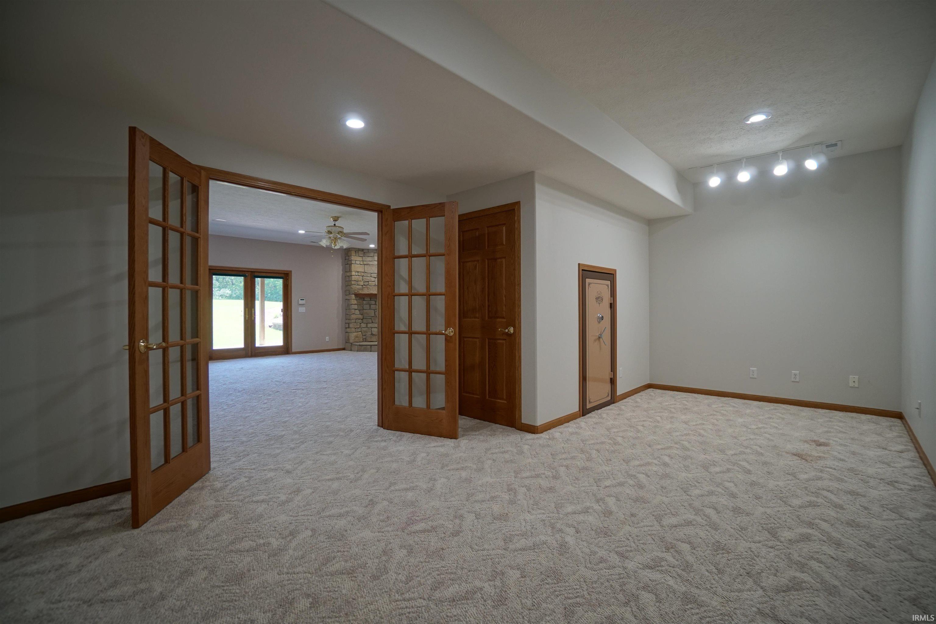 2572 North Fox Farm Road Warsaw, IN 46580 - Photo 19 of 36 Gallery Image 19