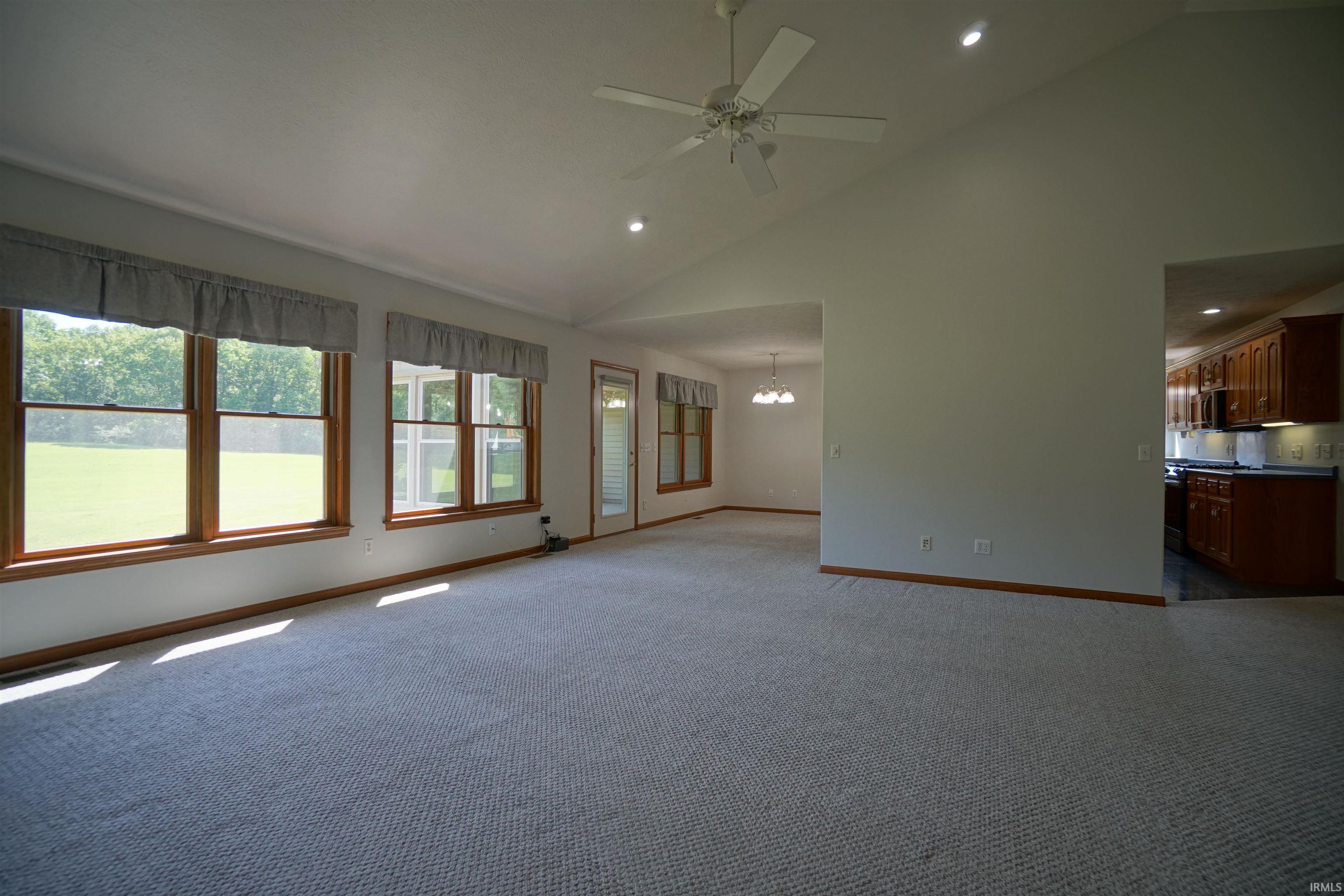 2572 North Fox Farm Road Warsaw, IN 46580 - Photo 5 of 36 Gallery Image 5