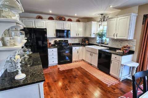 12501 Foley Road Fenton, MI 48430 - Photo 10 of 34 20454539-9.JPG