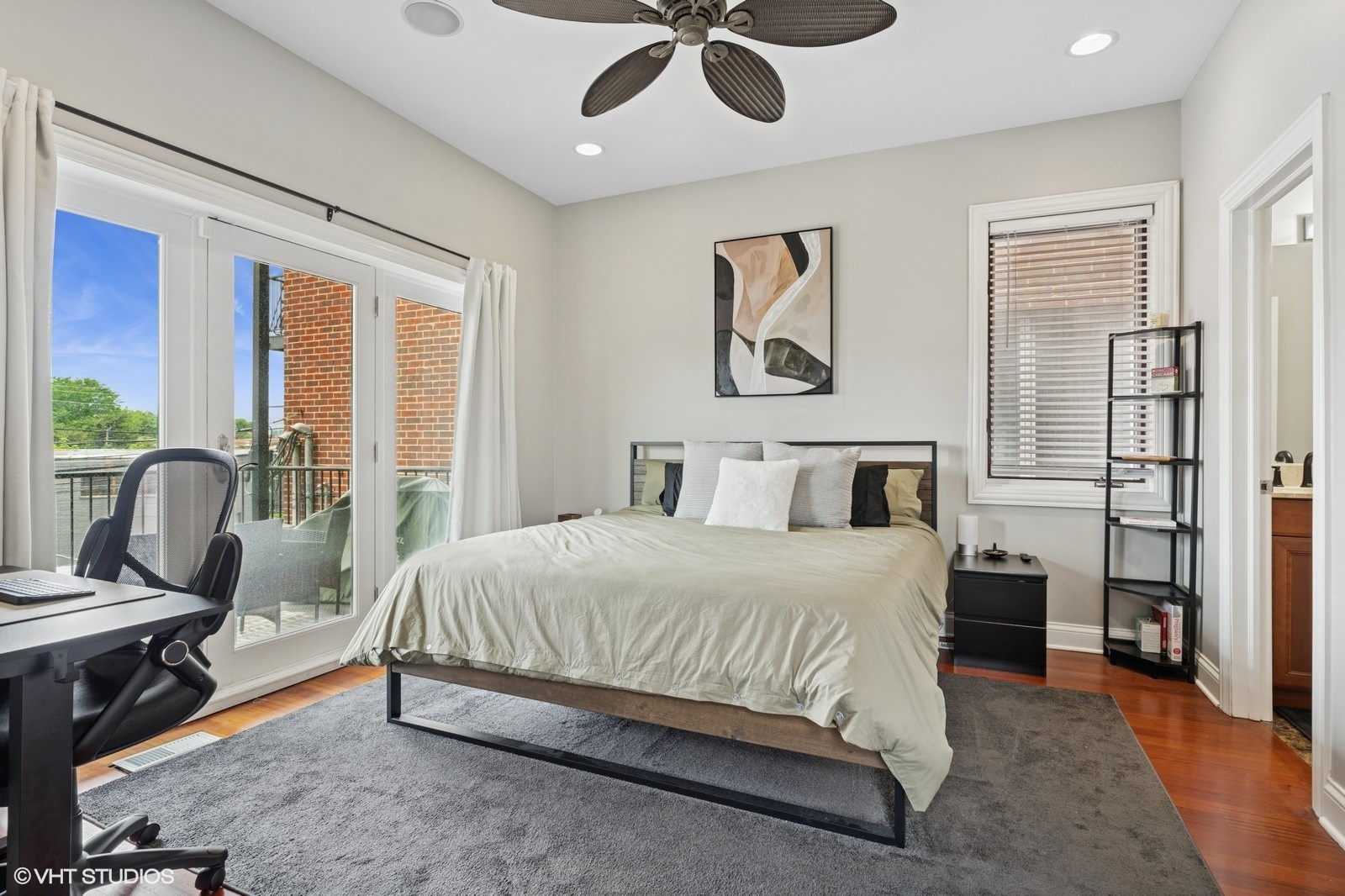 2438 North Clybourn Avenue, Unit 2 Chicago, IL 60614 - Photo 11 of 20