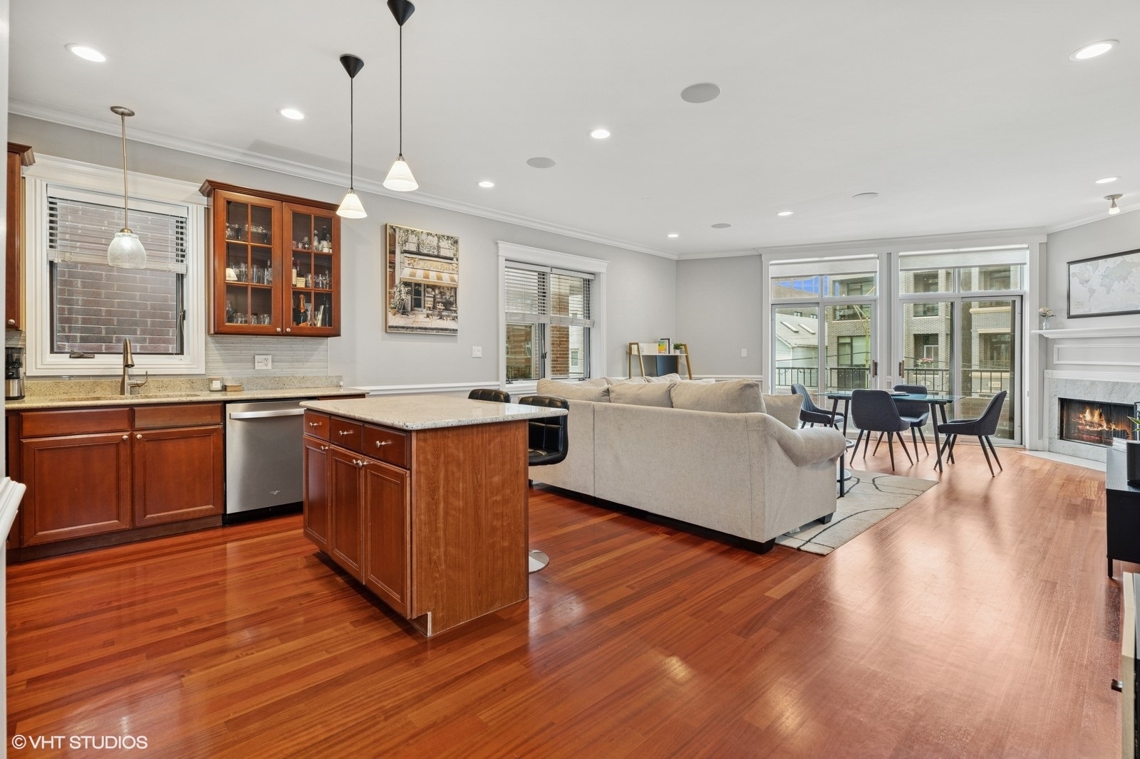 2438 North Clybourn Avenue, Unit 2 Chicago, IL 60614 - Photo 2 of 20