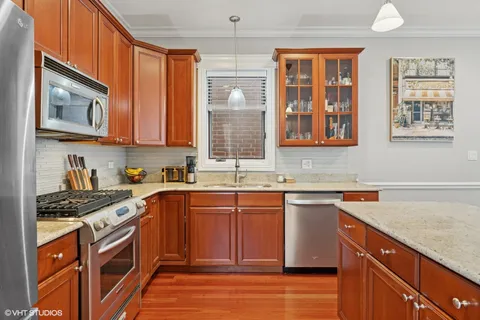 $425,000 | 2438 North Clybourn Avenue, Unit 2, Chicago, IL 60614