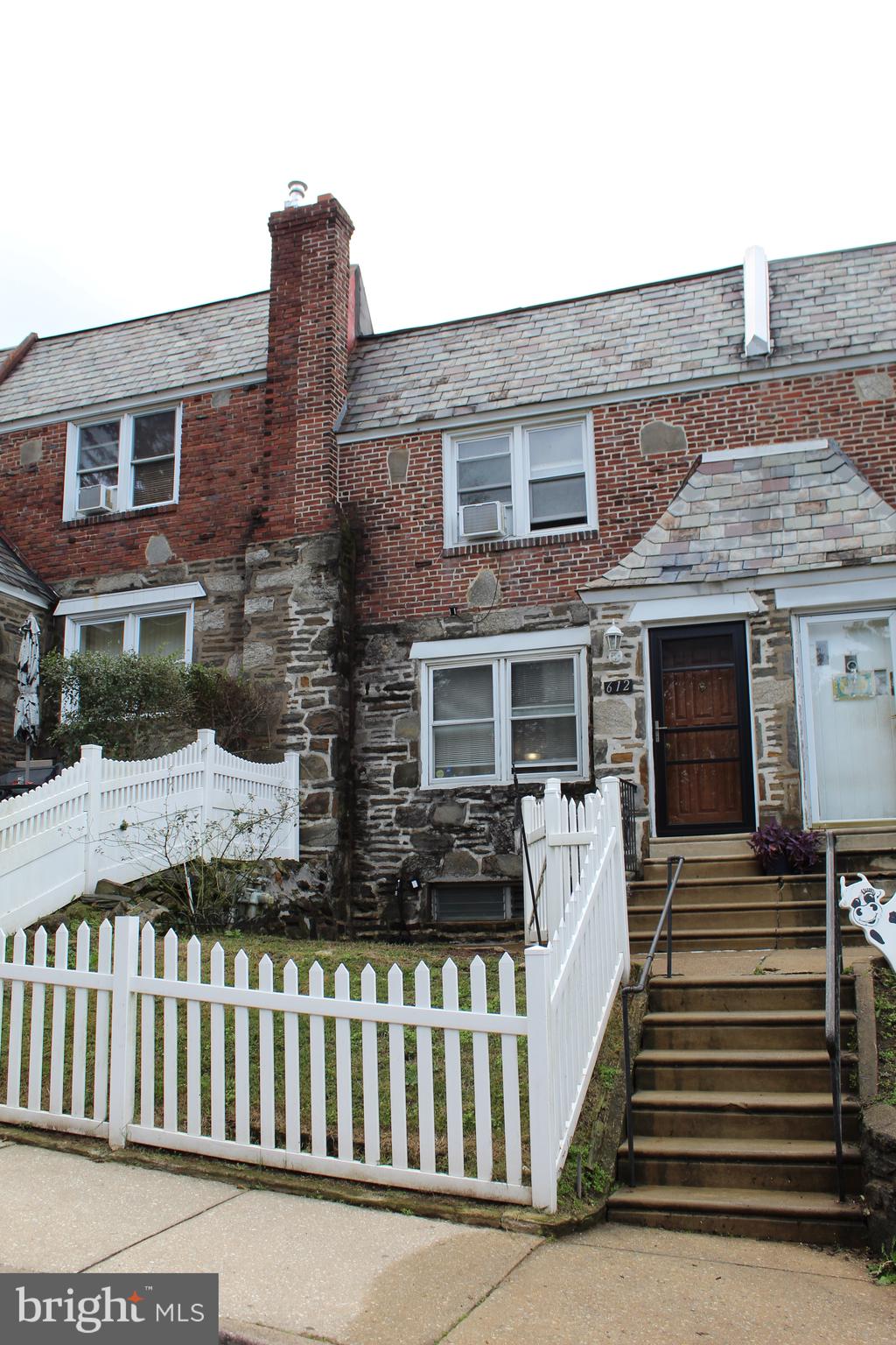 612 Briarcliff Road Upper Darby, PA 19082 - Photo 2 of 18 Fenced in front yard and entry
