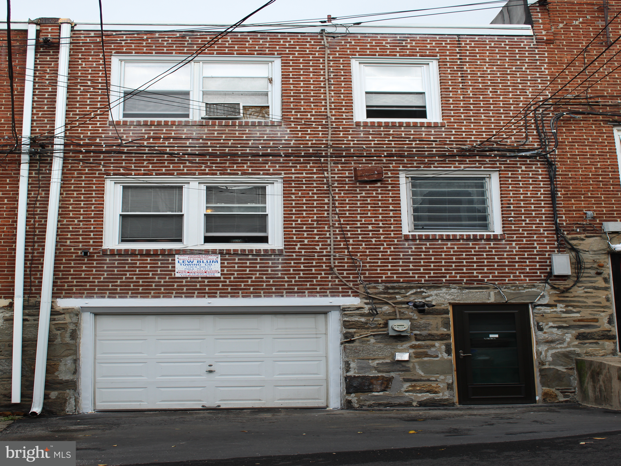 612 Briarcliff Road Upper Darby, PA 19082 - Photo 4 of 18 Rear entrance and garage